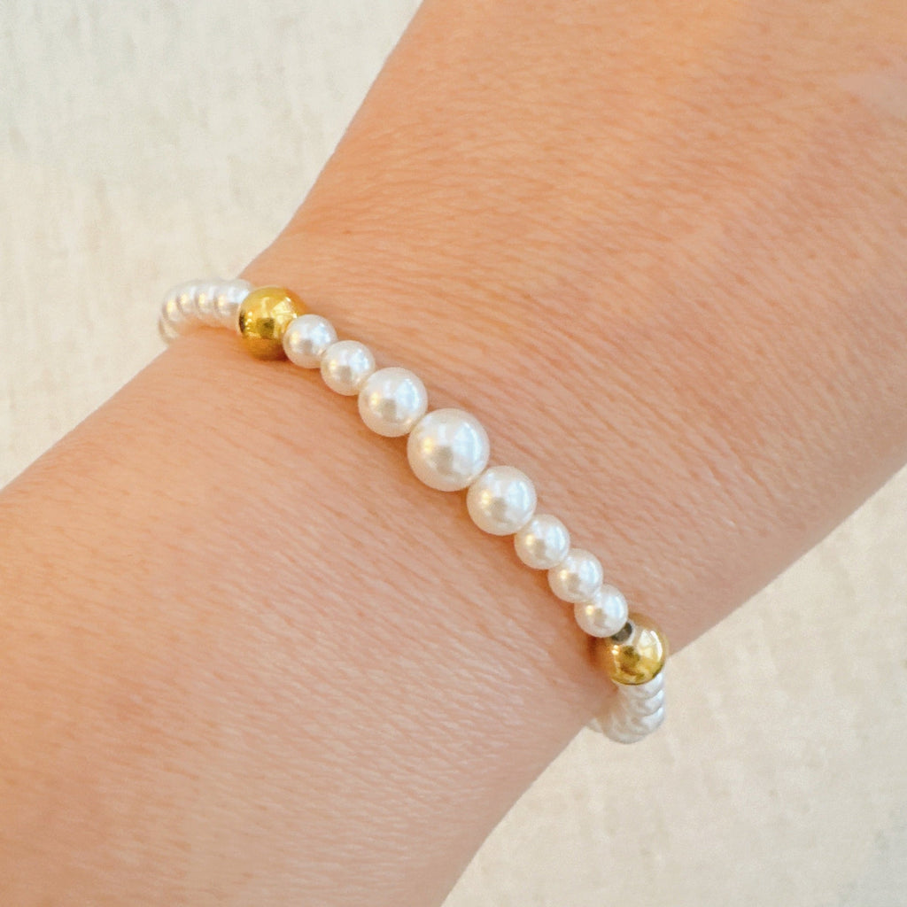 Pearl & Gold Stretch Bracelet